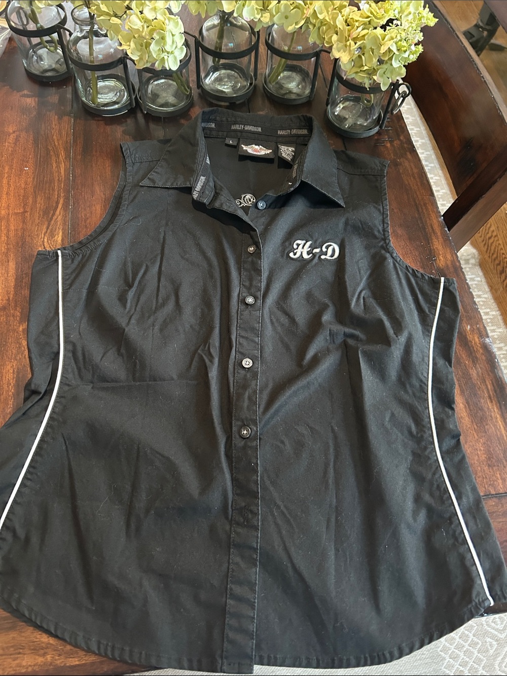Harley-Davidson Black Sleeveless Button-Up Shirt with White Piping
